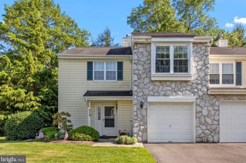 410 Revere Dr, Southampton, PA 18966-2762