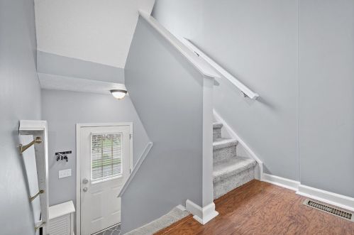 729 Bruton Dr, Gibsonia, PA 15044-9595