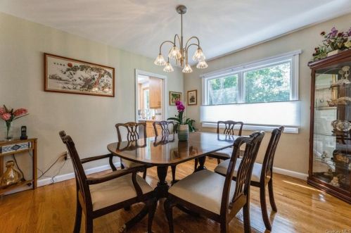 25 Cardinal Ct, West Nyack NY  10994-1031 exterior