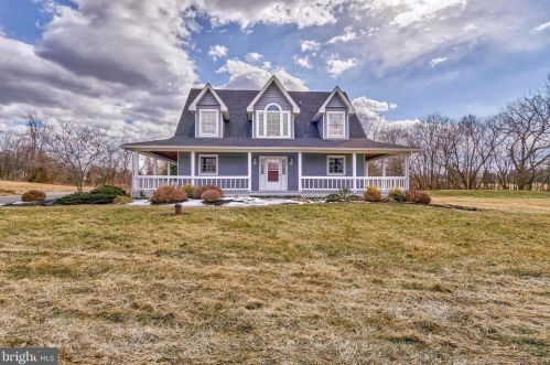 620 Barnstable Rd, Carlisle, PA 17015-7425