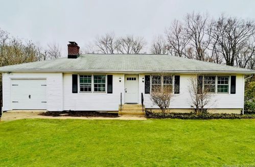 20 Barnum Rd, Danbury CT  06811-2936 exterior