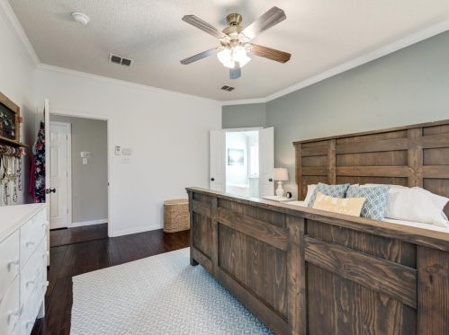 5701 Northcrest Dr, Lewisville TX  75028-4803 exterior