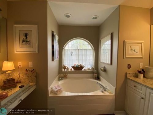 3843 9th Ln, Vero Beach FL  32960-6122 exterior