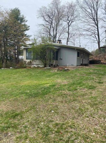 413 Girard Ave, Allenstown, NH 03275-3218