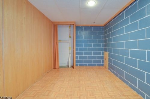 6 Sandra Rd, East Amwell Township NJ  08551-1009 exterior