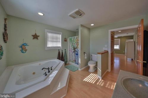 4121 Green Pond Rd, Easton PA  18045-2509 exterior