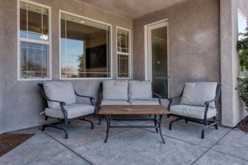 2440 Greenboro St, Turlock CA  95382-1433 exterior