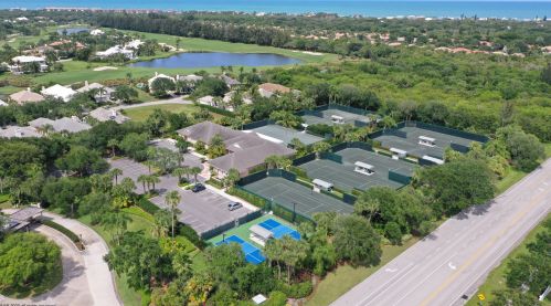 90 Caribe Way, Vero Beach FL 32963-9503 exterior