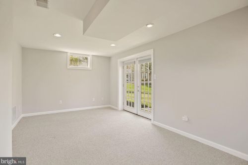 20015 Great Fls Frst Dr, Great Falls VA 22066-4233 exterior