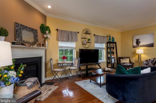 56 Green View Dr, Pottstown PA  19464-7501 exterior