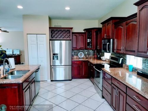 3152 176th Way, Hollywood, FL 33029-5610