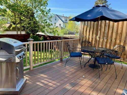 16 Florence Ave, Middletown RI  02840-4357 exterior