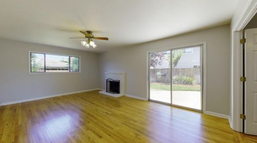 420 Sherwood Dr, Gilroy CA  95020-4221 exterior