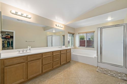 39601 Parkview Dr, Temecula CA  92591-7229 exterior