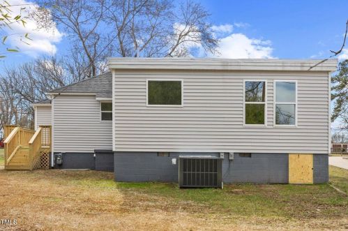 1412 Ashe St, Burlington NC  27217-2810 exterior