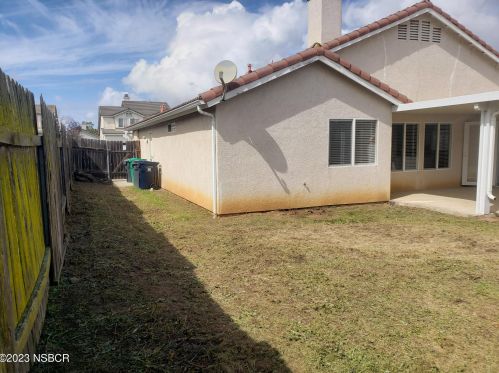 1926 Ybarra Ave, Santa Maria CA  93458-8333 exterior
