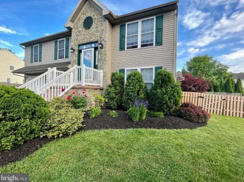 812 7th Ave, Parkesburg, PA 19365-1356