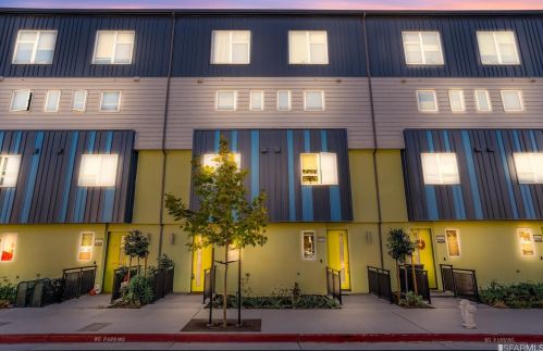 971 41st St, Oakland CA  94608-3708 exterior