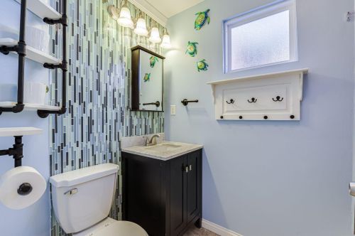 2526 Bartlett Ave, Milwaukee WI 53211-3952 exterior