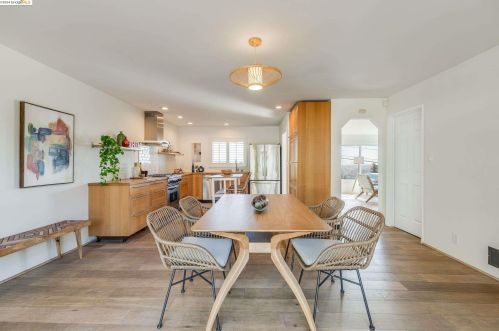 8410 Aster Ave, Oakland CA  94605-4104 exterior