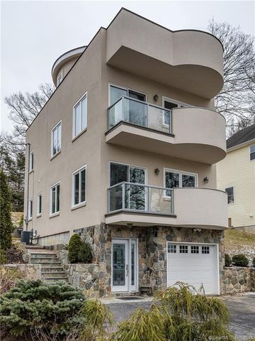 16 Boulder Rdg, Danbury, CT 06811-3144