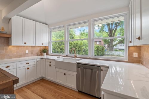 8 Narberth Ter, Camden NJ  08108-1017 exterior