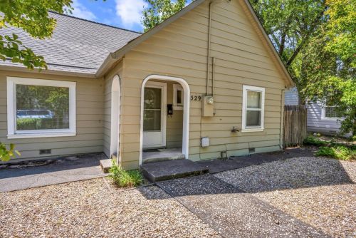 529 Goodman Ave, Santa Rosa, CA 95407-6994