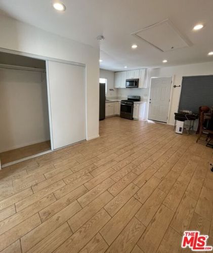 4841 Tyrone Ave, Van Nuys CA 91401-5126 exterior