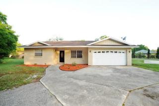 301 Crenshaw Lake Rd, Lutz FL  33548-6103 exterior