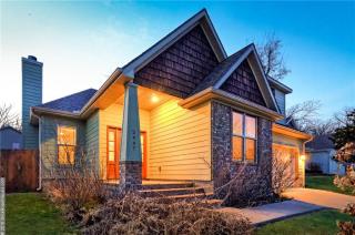 2447 Wilderness Ln, Fayetteville, AR 72703-3577