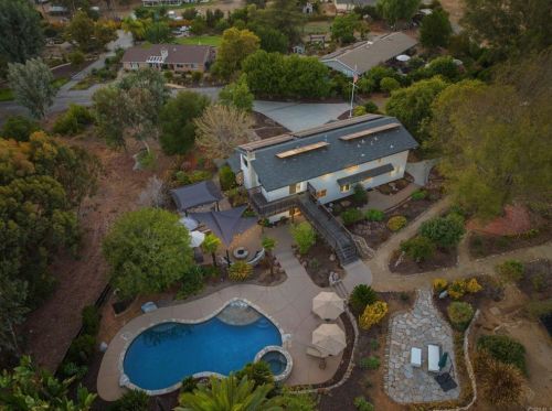 1322 Hamilton Ln, Escondido CA  92029-4316 exterior