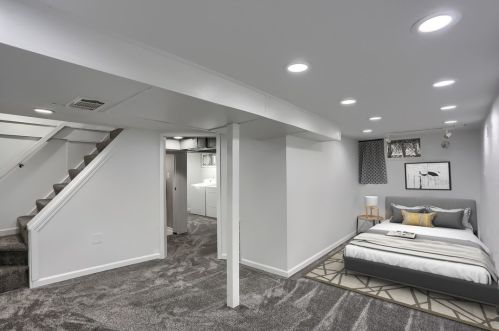 1609 Pulaski Rd, New Castle PA  16105-2047 exterior