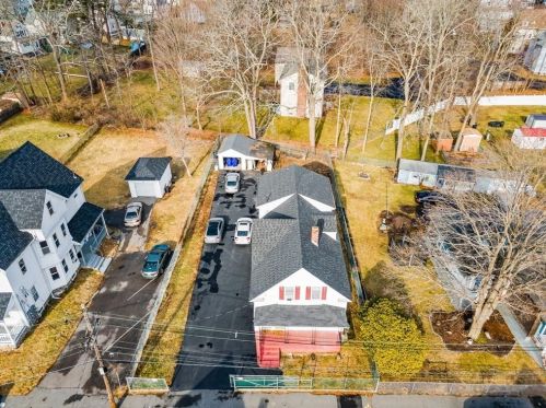 24 Sumner St, Taunton, MA 02780-4243