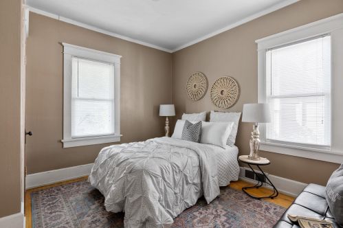 3023 Oakland Ave, Milwaukee WI 53211-3233 exterior