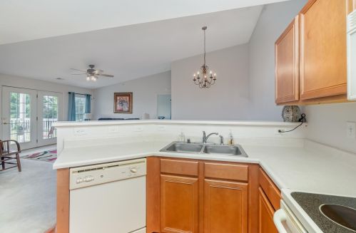 998 Mistflower Ln, Florence KY  41042-8098 exterior
