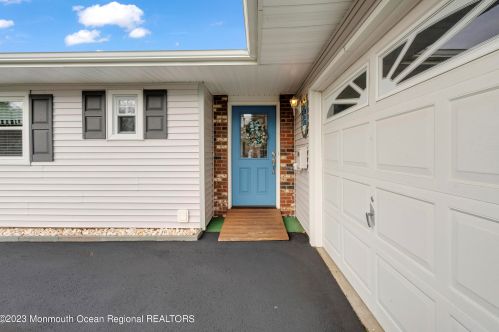 24 Patmore Rd, Bricktown, NJ 08724-1940