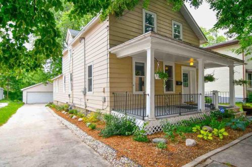 1335 Stuart St, Green Bay, WI 54301-4314