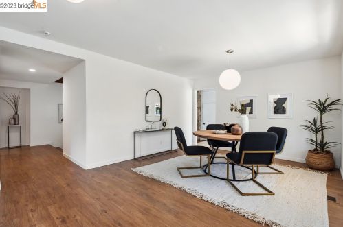 5821 Balmoral Dr, Oakland, CA 94619-2403