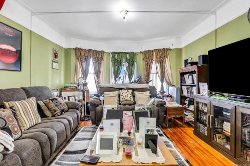 33 Manitou Ave, Poughkeepsie NY  12603-2731 exterior