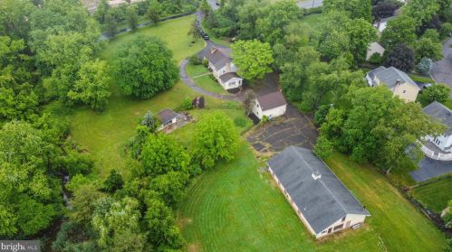 106 Holland Rd, Southampton, PA 18966-2373