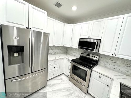 721 170th Ter, Hollywood FL  33028-2118 exterior