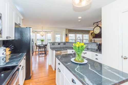 634 Ellen Dr, Cincinnati OH 45255-4917 exterior