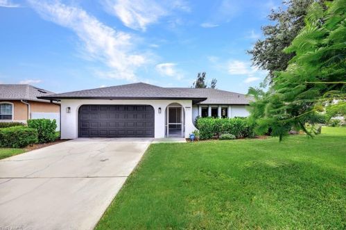 4984 30th Pl, Naples FL  34116-7749 exterior