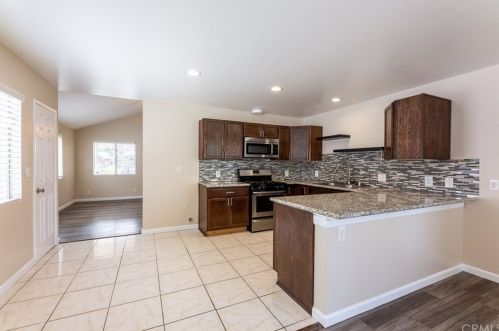 610 Almond Ave, Long Beach CA  90802-1746 exterior