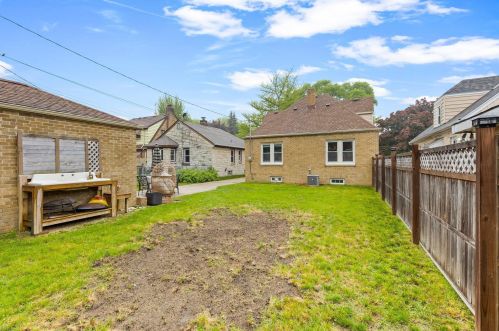 3140 32, Milwaukee WI 53215-4233 exterior