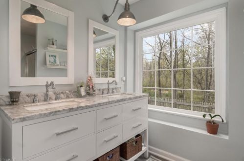 2704 Bardwell Rd, Greensboro NC  27410-8259 exterior