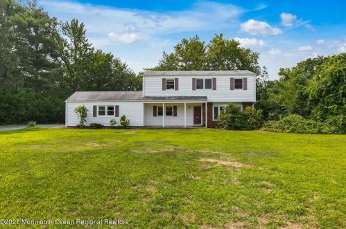 6 Hauser St, Middletown, NJ 07748-1741