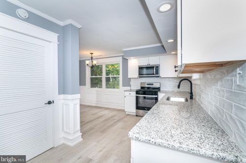 246 Queen St, West Deptford NJ  08096-2254 exterior