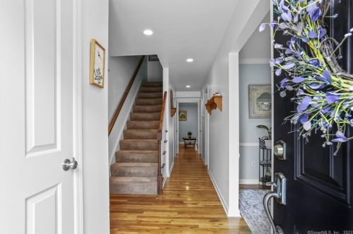 172 Summer St, New Canaan, CT 06840-5638