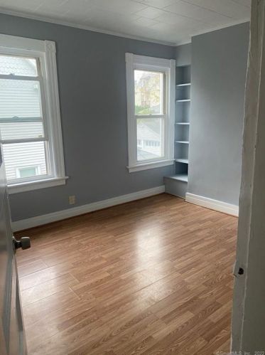 15 Clarkson St, Ansonia, CT 06401-1201